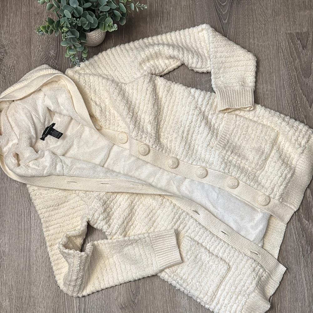 INC SWEATER Cream Hooded Cardigan with Button Detail
Great condition like new